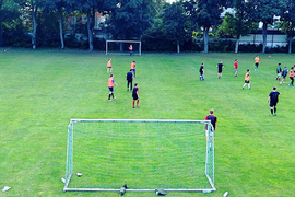 Training des Fußballtreff Regensburg auf dem Sportplatz des Don Bosco Zentrums