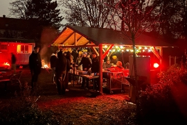 Mit Punsch und Feuershow feierten Jugendliche bei Don Bosco Regensburg St. Martin